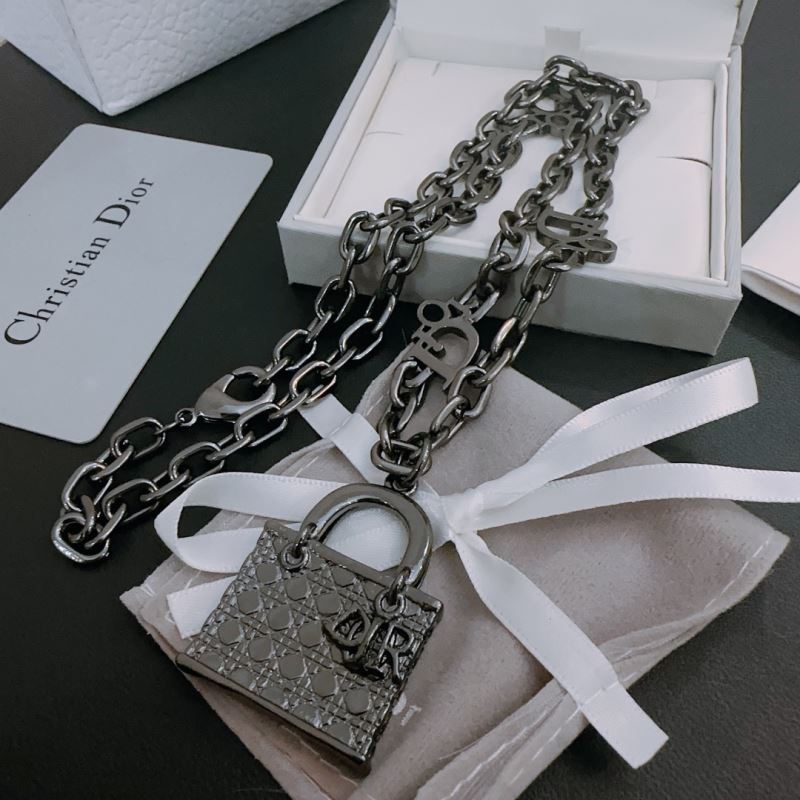 chr1st1an D10r necklaces